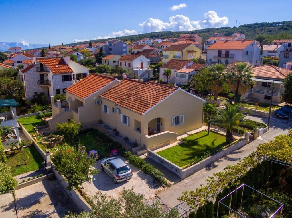 Apartments With A Parking Space Supetar, Brac - 16294 Kültér fotó